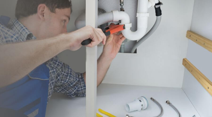 Expert burst pipe repair services in Melcher Dallas, IA